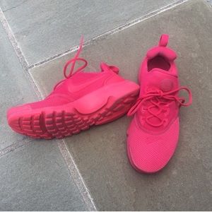 neon pink nike presto